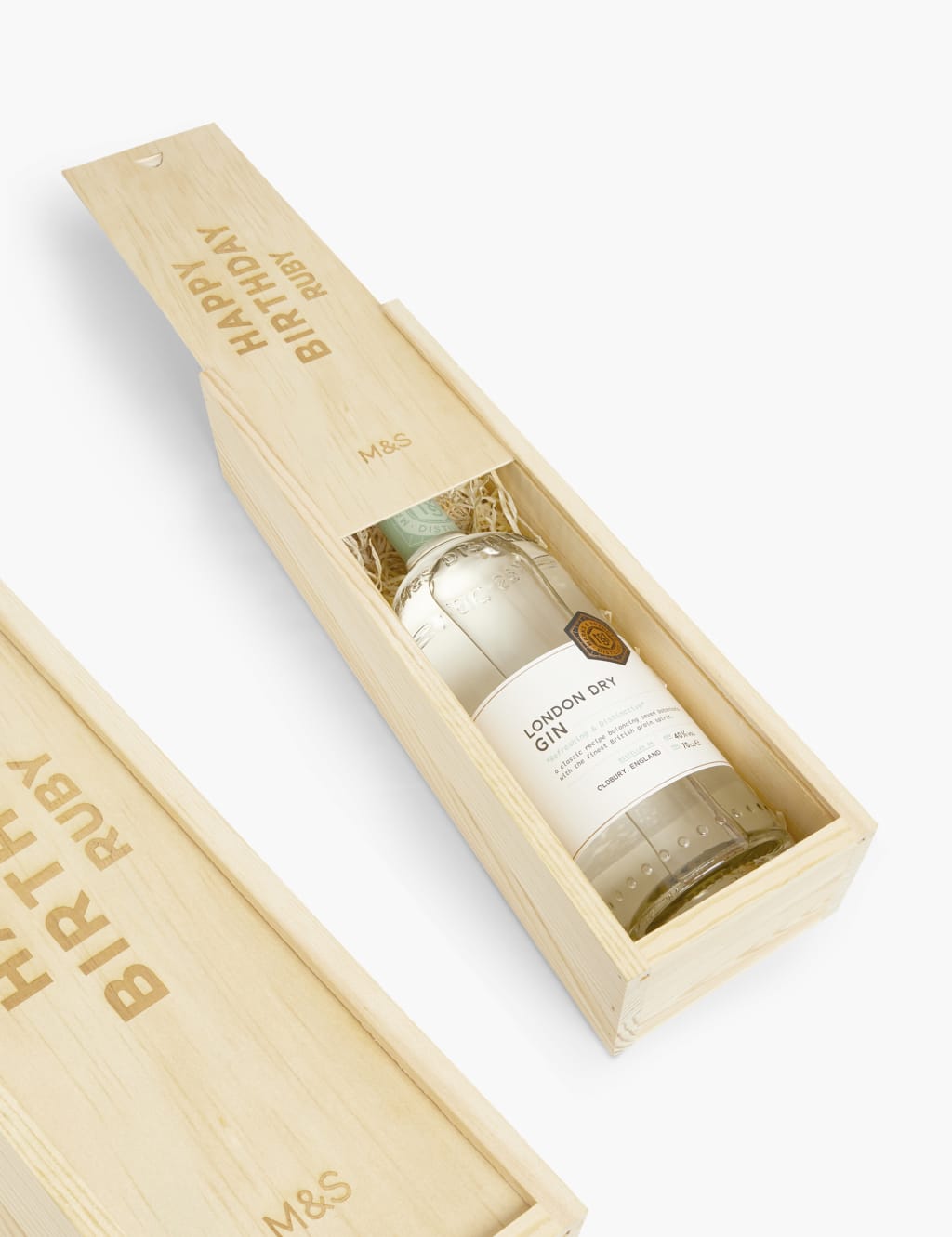 Personalised M&S Distilled Gin 70cl Gift 2 of 4