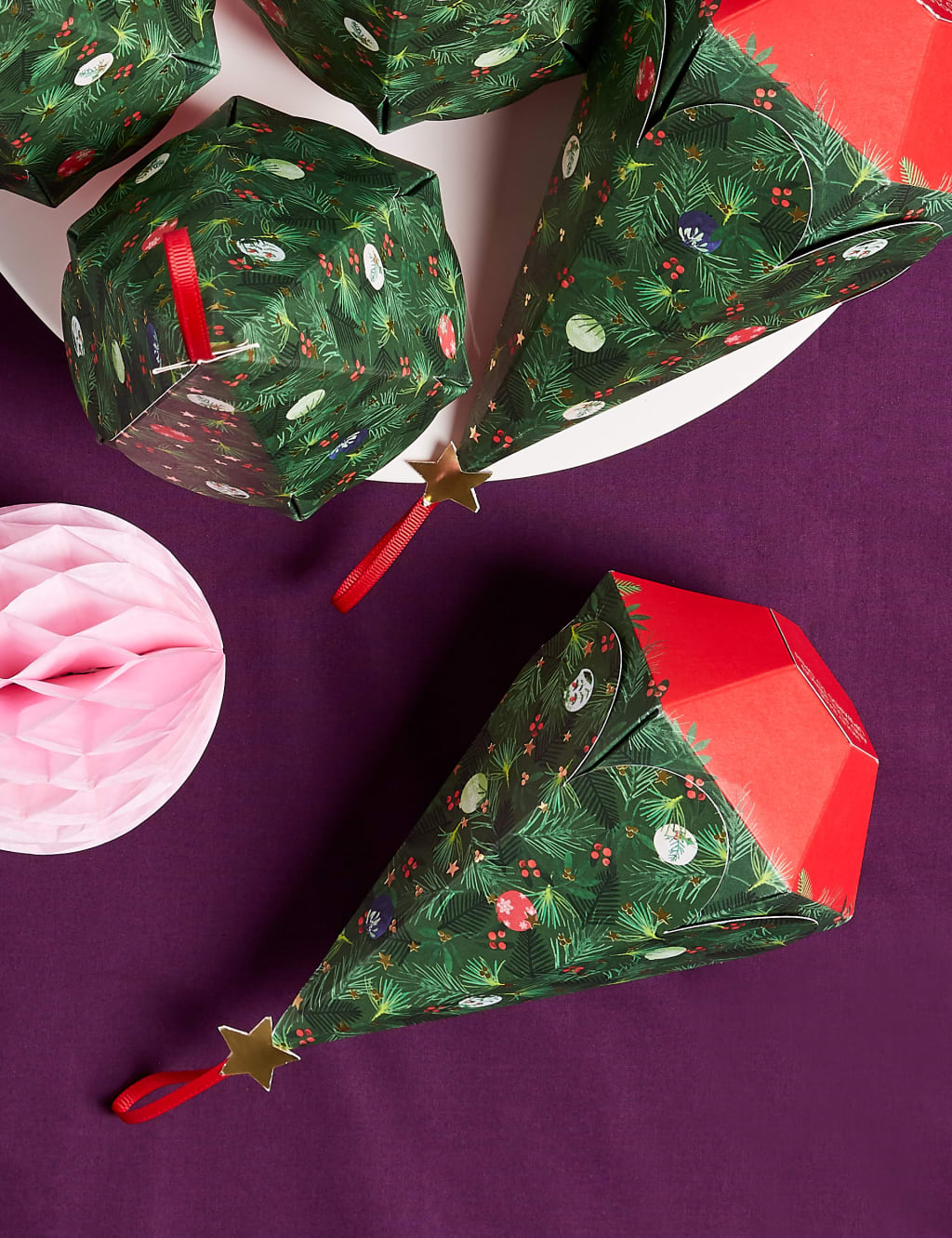 Christmas Tree Shaped Christmas Crackers Pack of 6 3 of 3