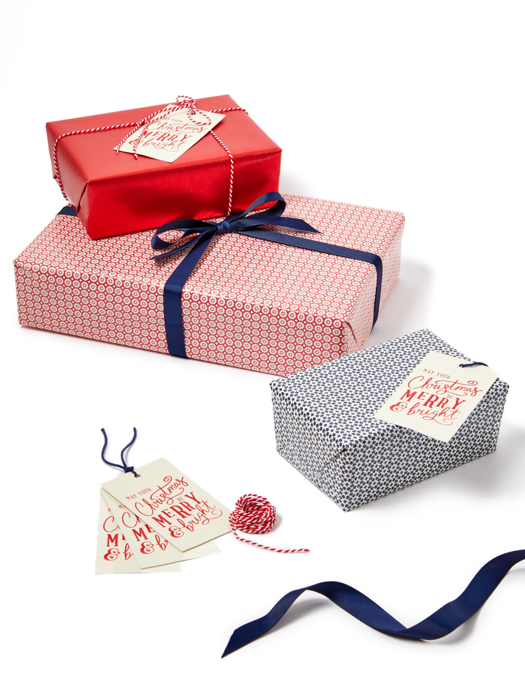 Traditional Christmas Wrapping Paper Pack 4.5m 2 of 2