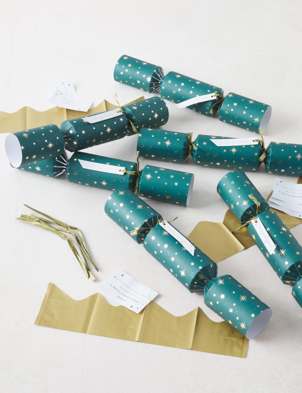 Fill Your Own' Recyclable Christmas Crackers - Pack of 6 in 1 Design 2 of 4