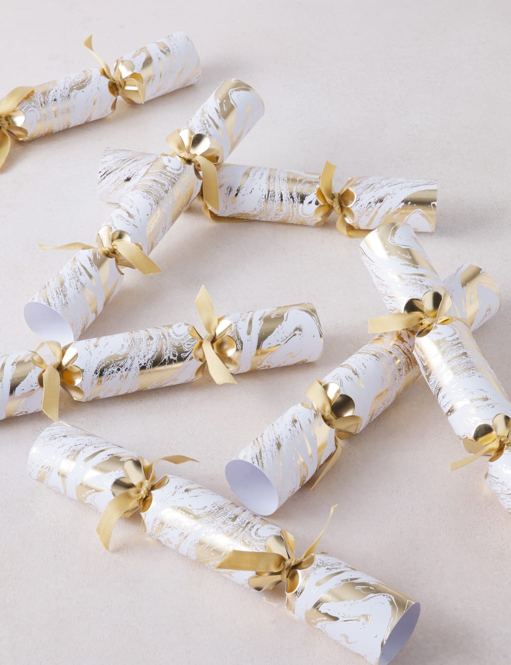 Luxury Marbled Opulence Crackers - Pack of 8 in 1 Design 3 of 4