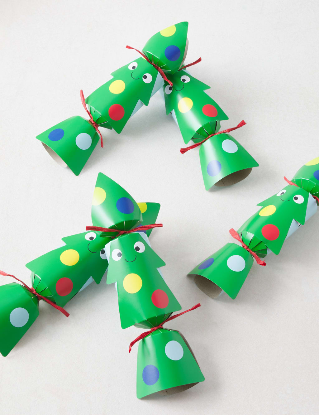 Kids' Christmas Crackers - Pack of 6 in 1 Design 3 of 4