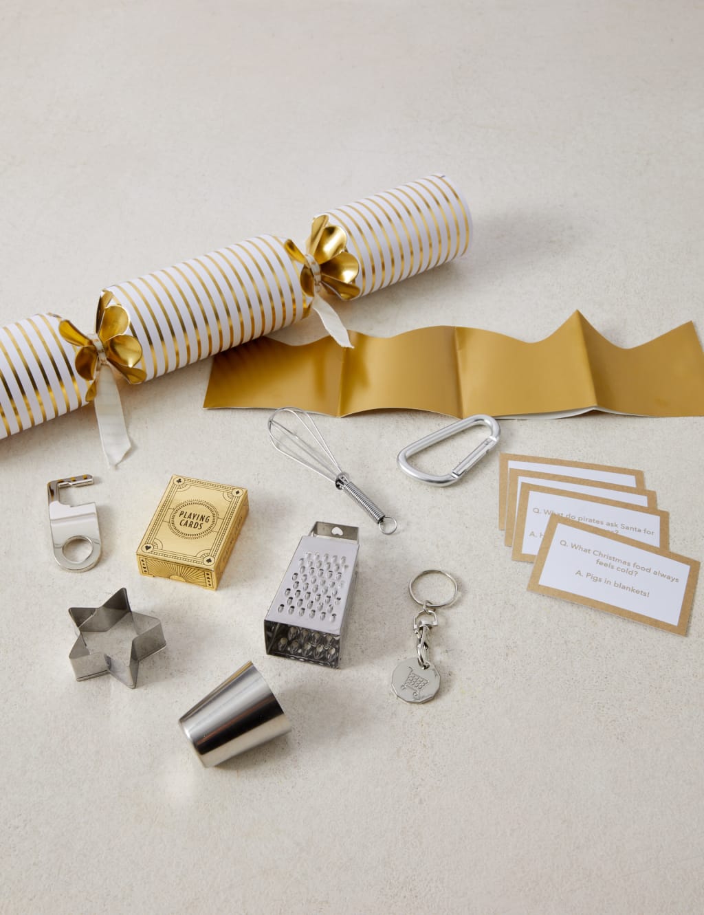 Luxury Christmas Crackers - Pack of 8, 1 Design 2 of 4