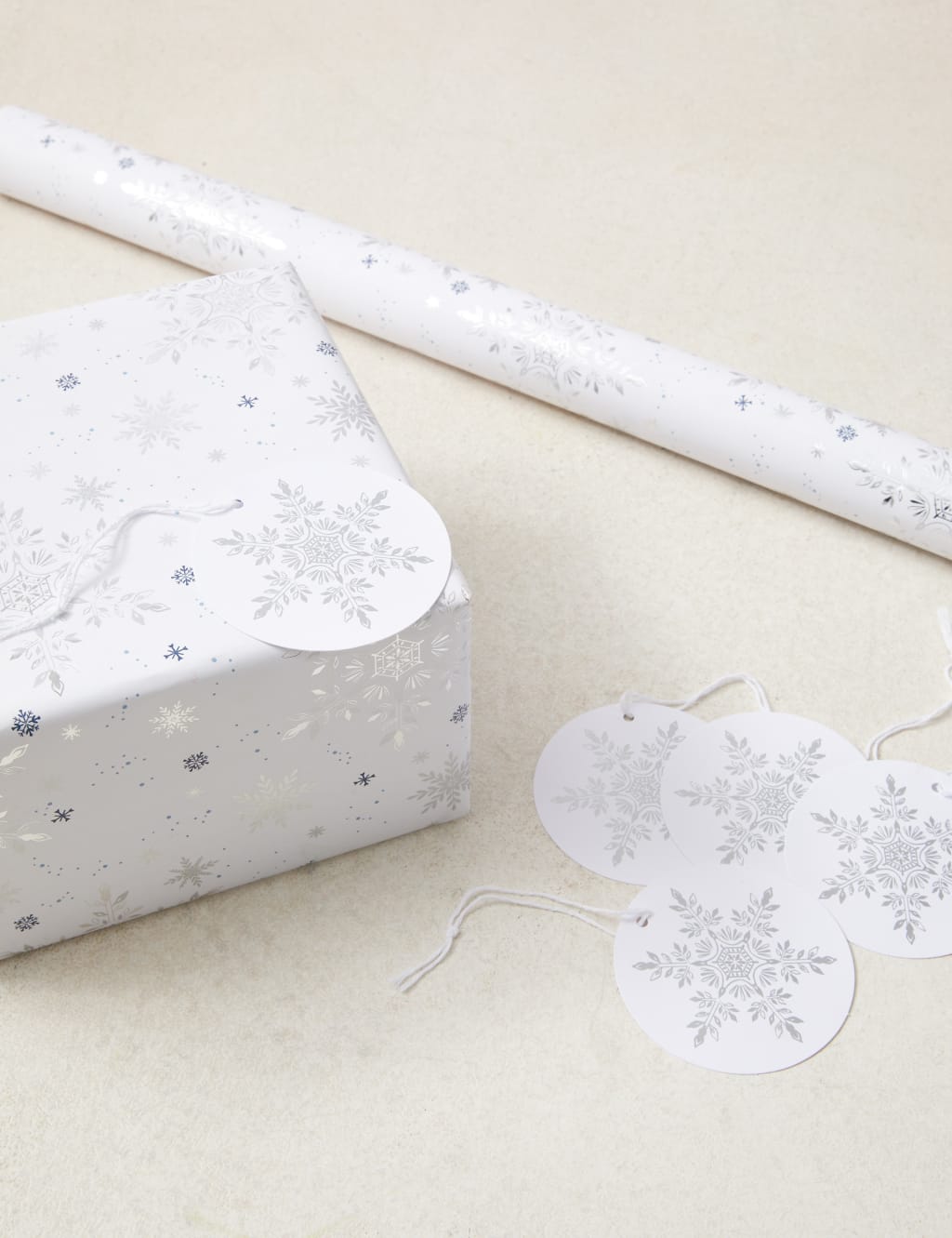 Snowflakes Christmas Wrapping Paper & Gift Tags Pack 1 of 2