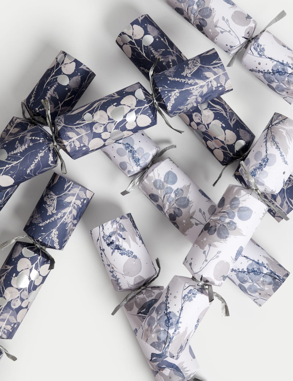 Luxury Christmas Crackers -  Foliage Designs 3 of 4