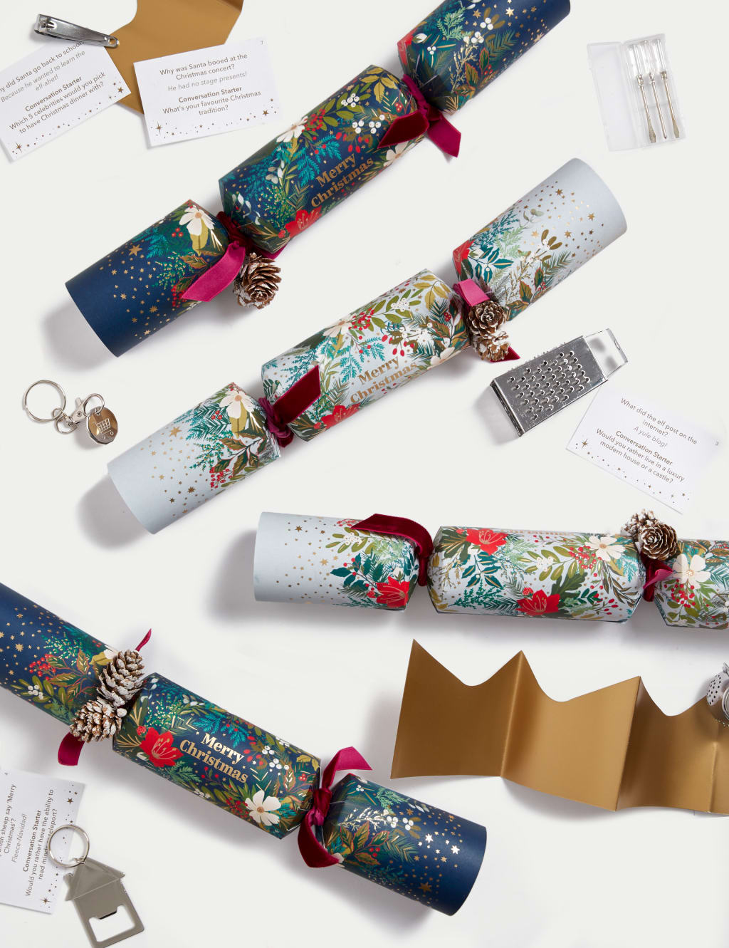 8 Luxury Christmas Crackers - Traditional Foliage Designs 2 of 4