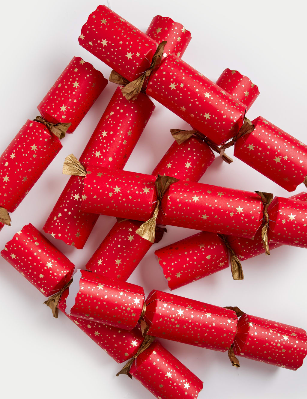 8 Christmas Crackers - Red & Gold Stars Design 3 of 4