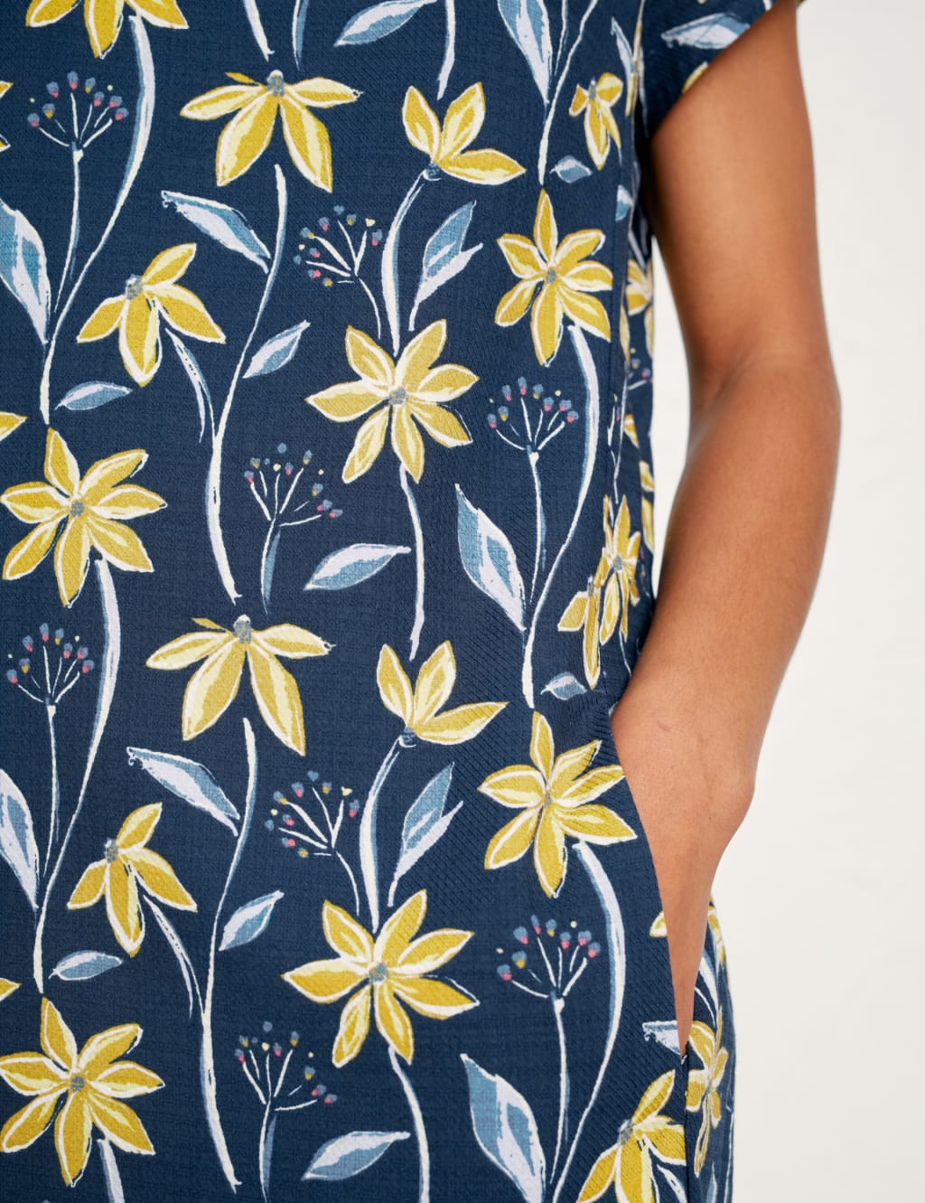 Linen Rich Floral Knee Length Shift Dress 5 of 6
