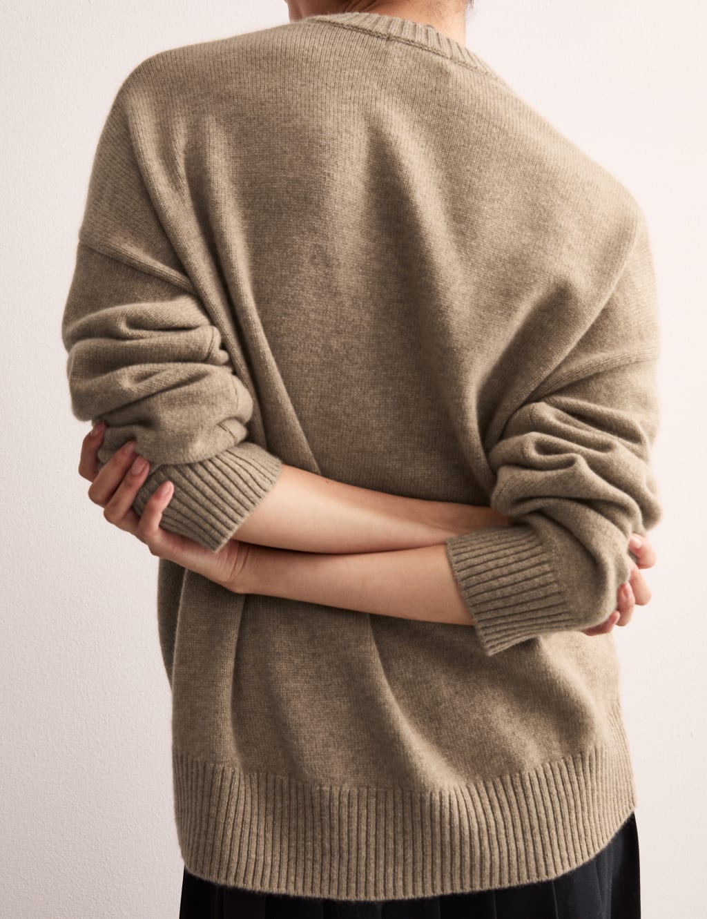 Pure Cashmere Crew Neck Relaxed Jumper 5 of 8