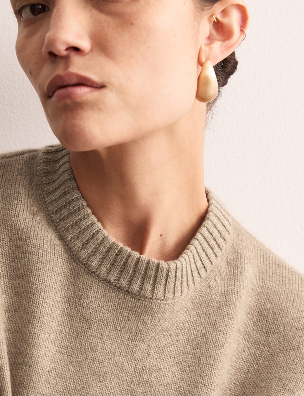 Pure Cashmere Crew Neck Relaxed Jumper 7 of 8