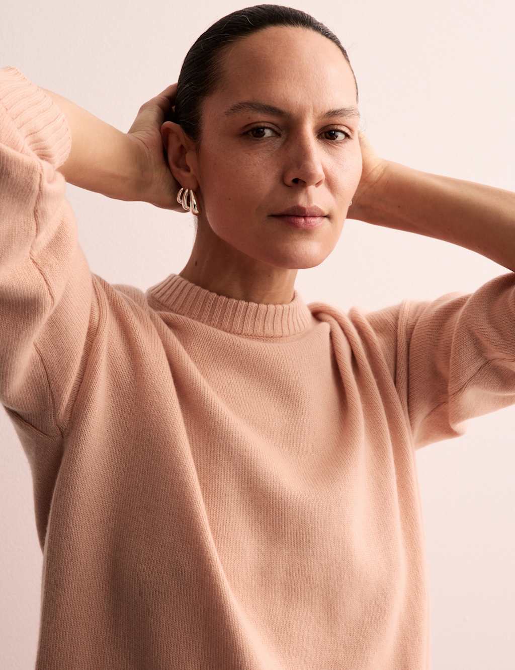 Pure Cashmere Crew Neck Relaxed Jumper 4 of 7