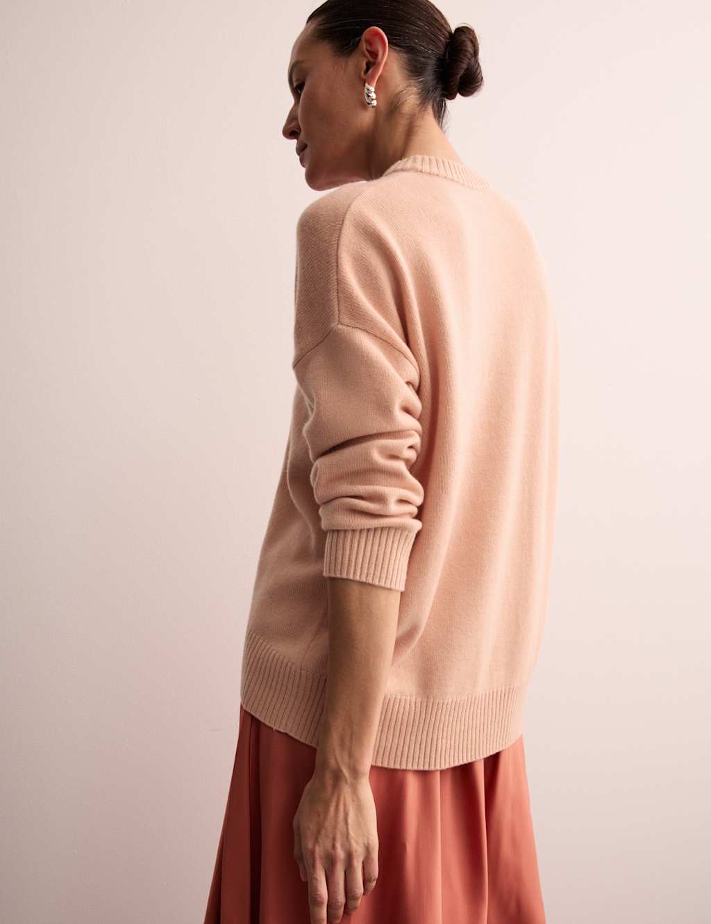 Pure Cashmere Crew Neck Relaxed Jumper 5 of 7