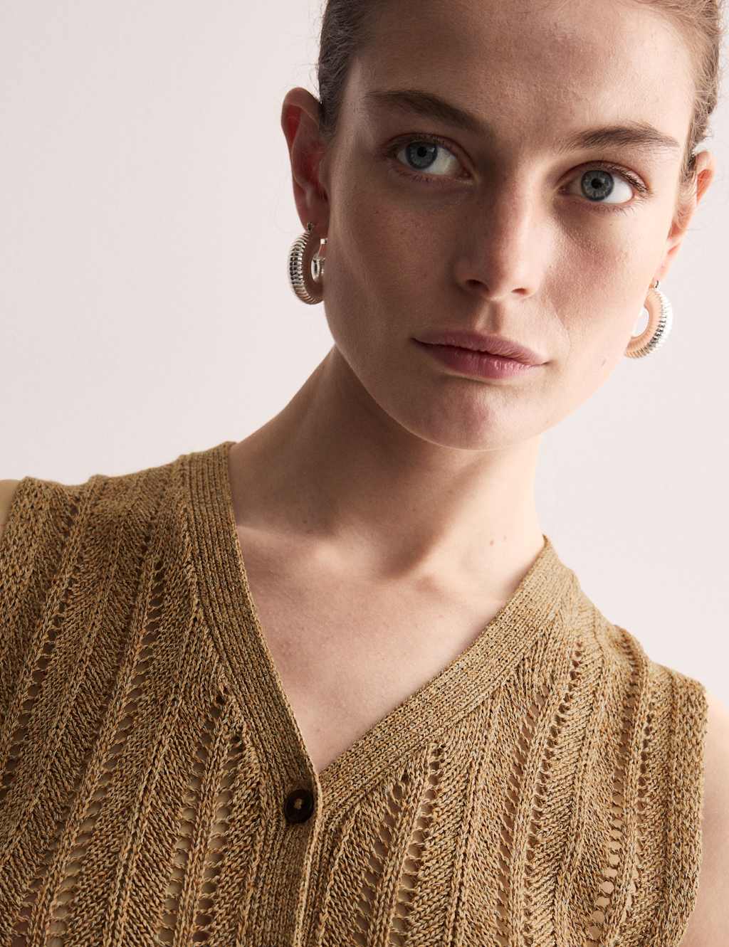 Linen Blend V-Neck Knitted Vest 4 of 6