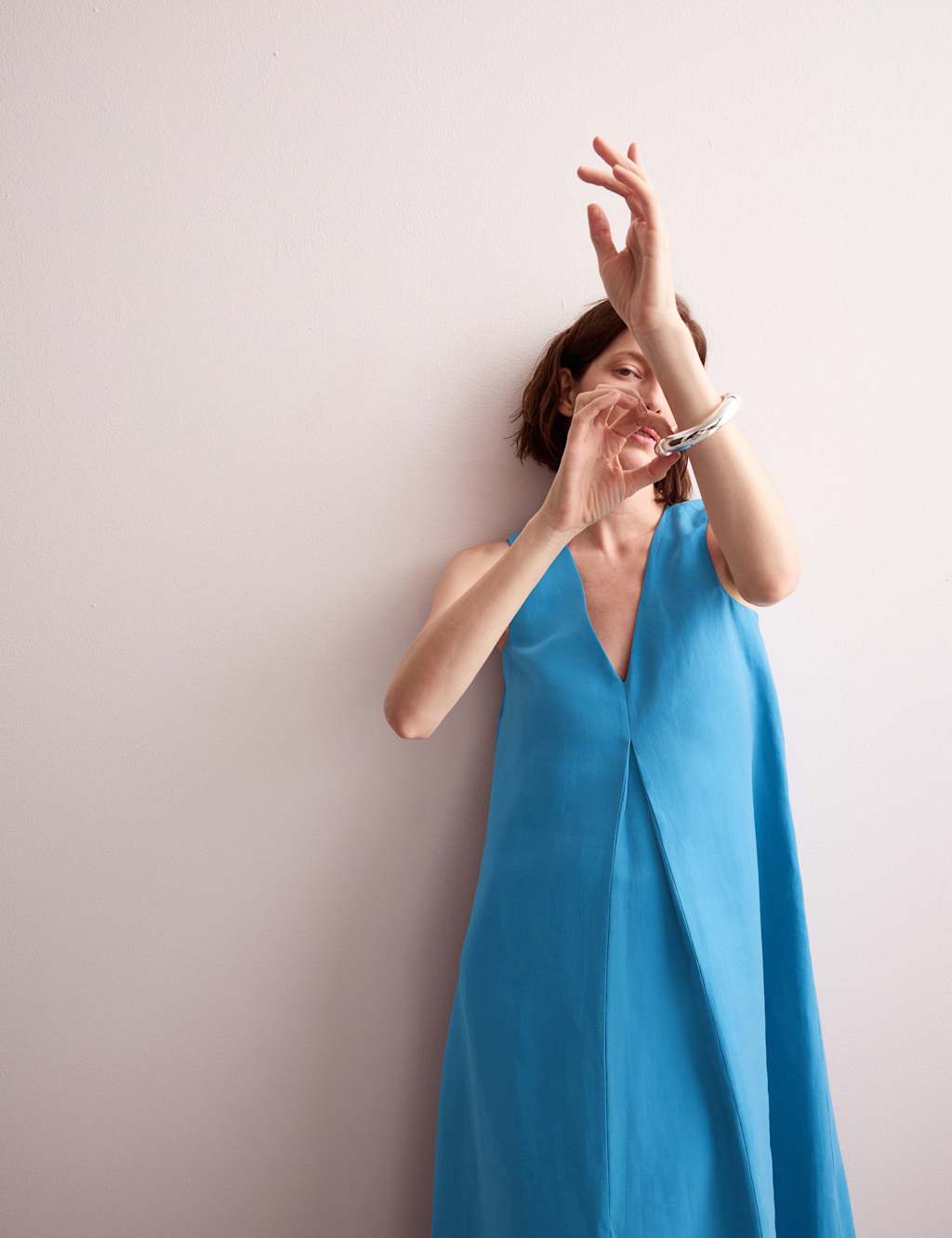 Linen Rich Shimmer V-Neck Midi Dress 5 of 8