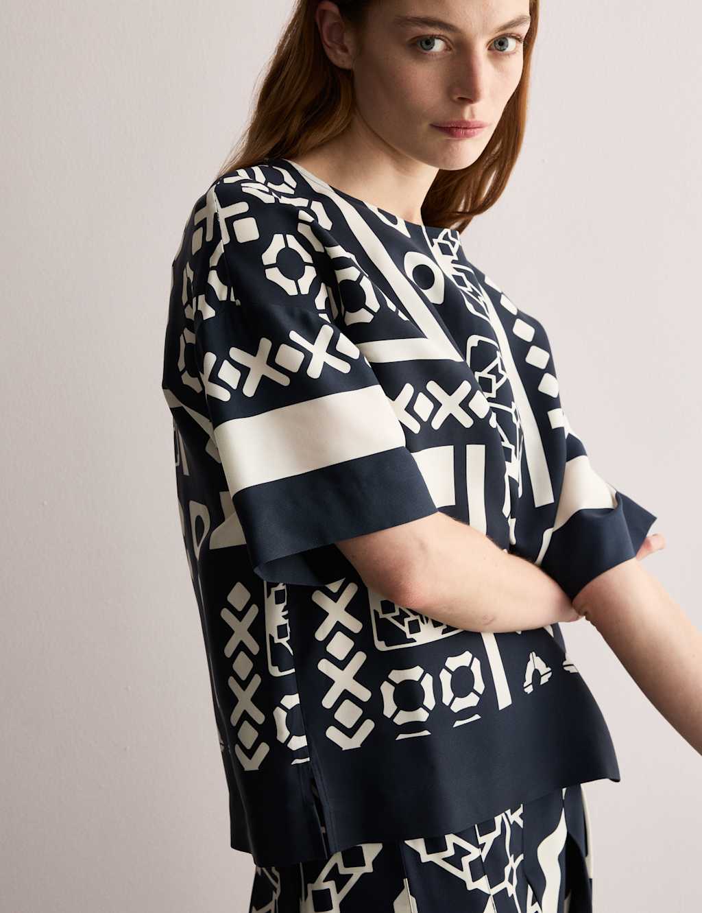 Monochrome Geometric Boxy T-Shirt 6 of 8