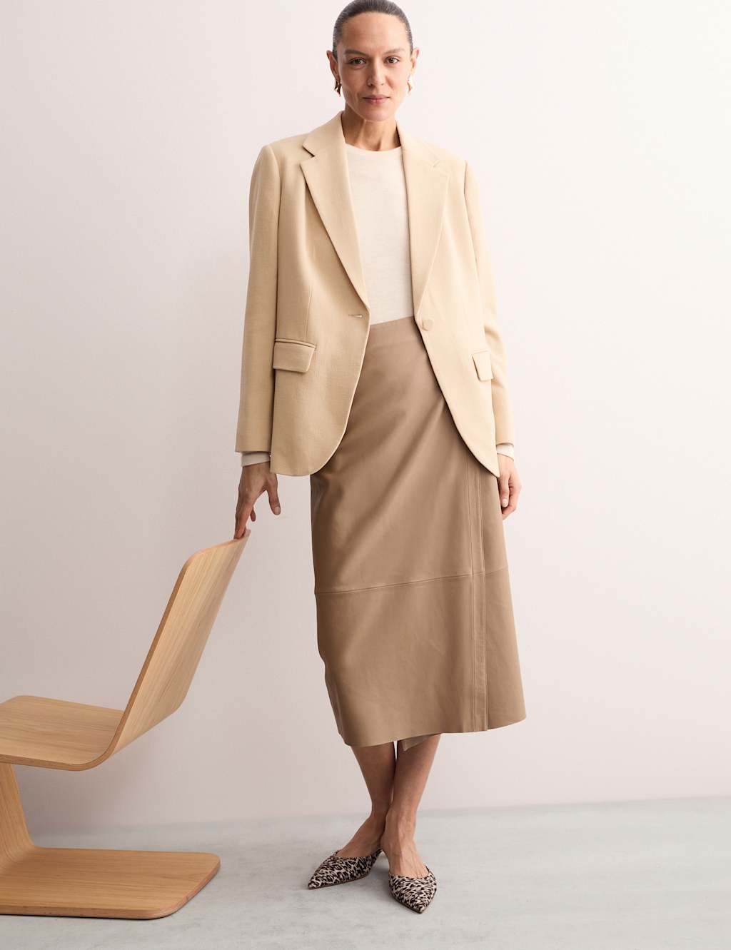 Pure Wool Crepe Single Breasted Blazer 3 of 8