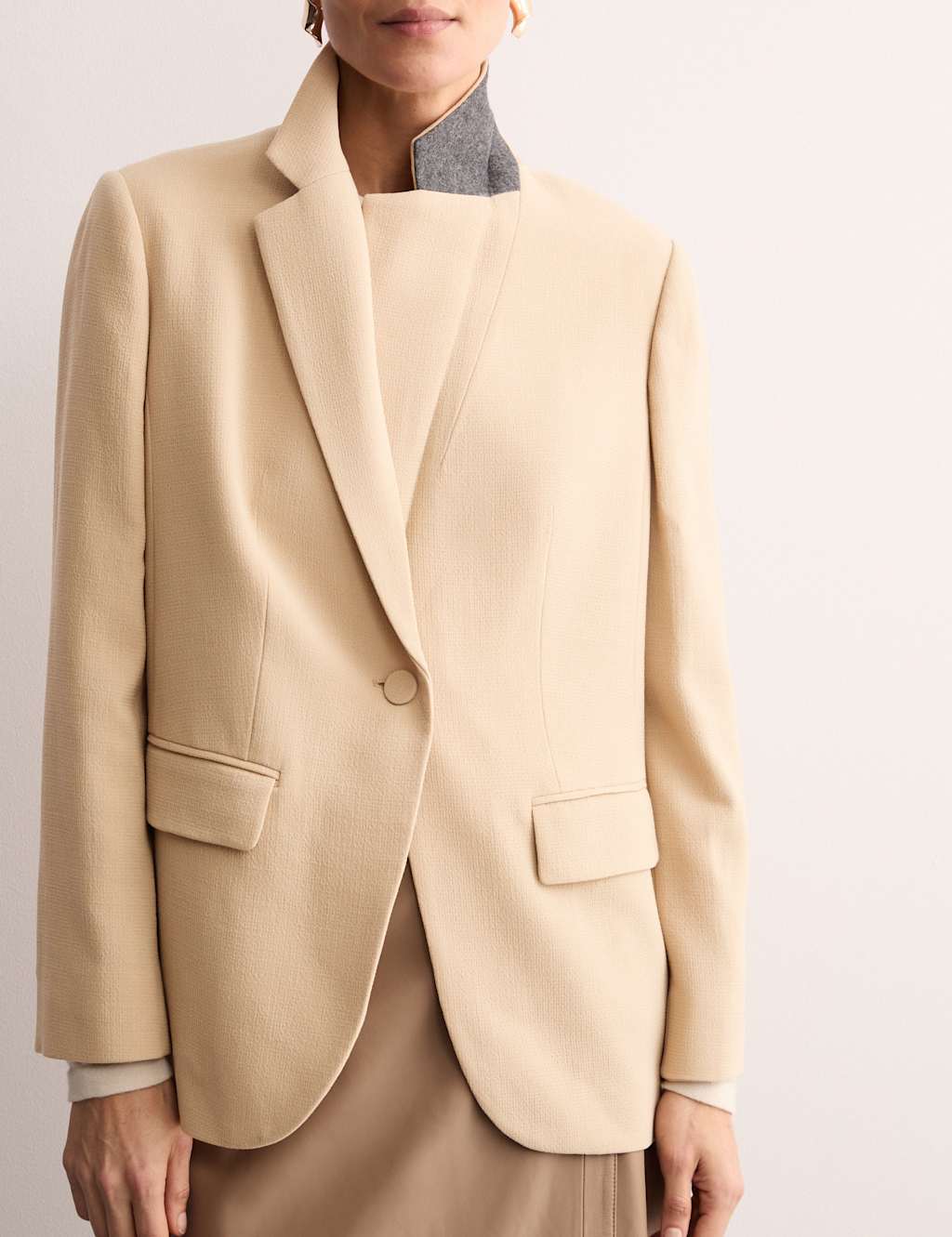 Pure Wool Crepe Single Breasted Blazer 6 of 8