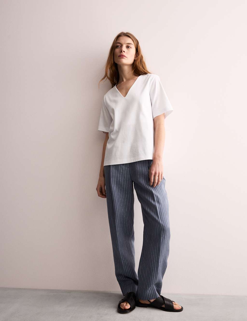 Mercerised Cotton V-Neck Boxy T-shirt 4 of 6