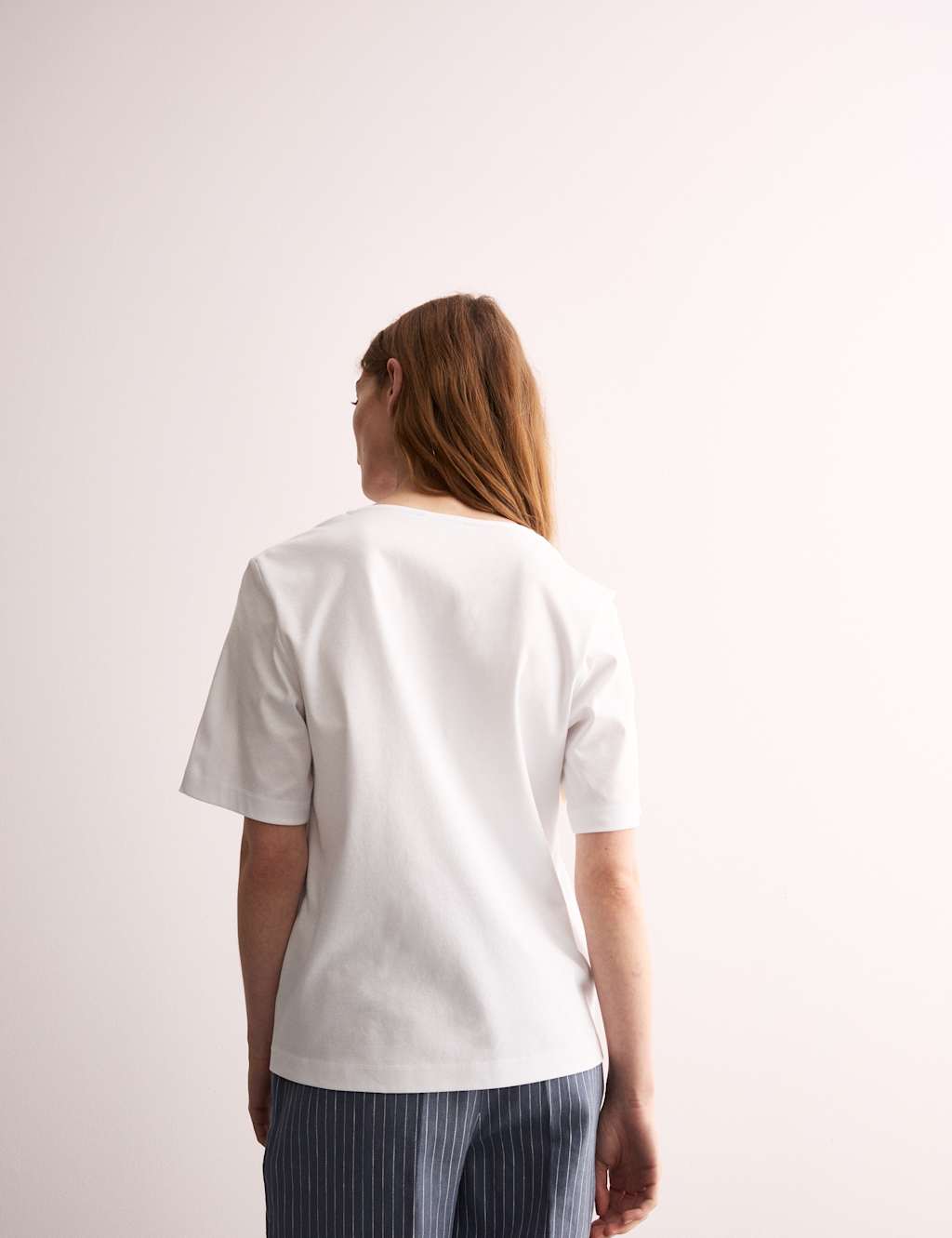 Mercerised Cotton V-Neck Boxy T-shirt 5 of 6