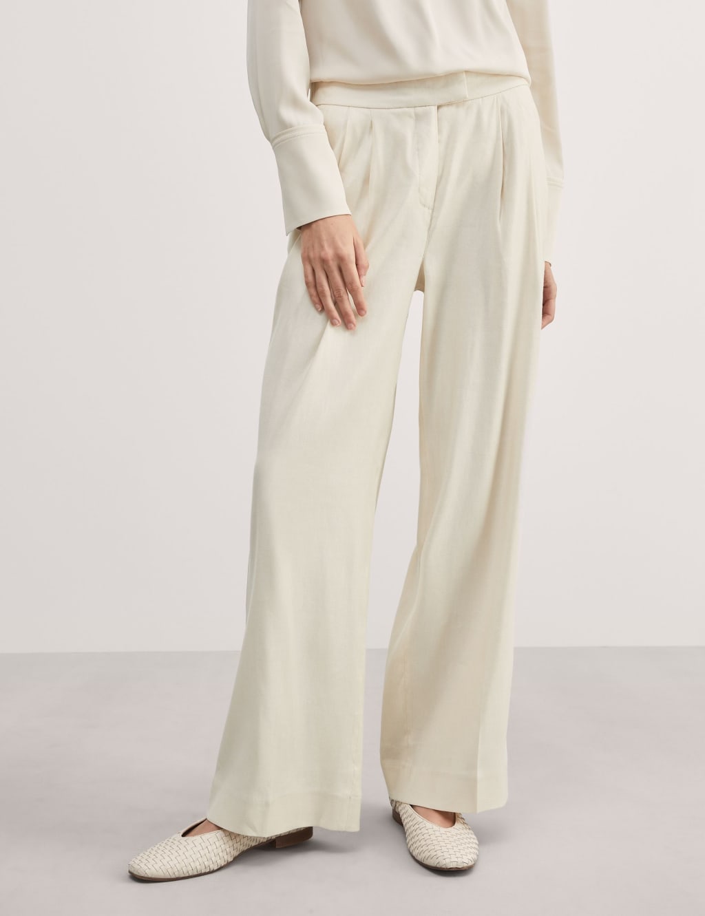 Linen Blend Pleat Front Wide Leg Trousers 2 of 5