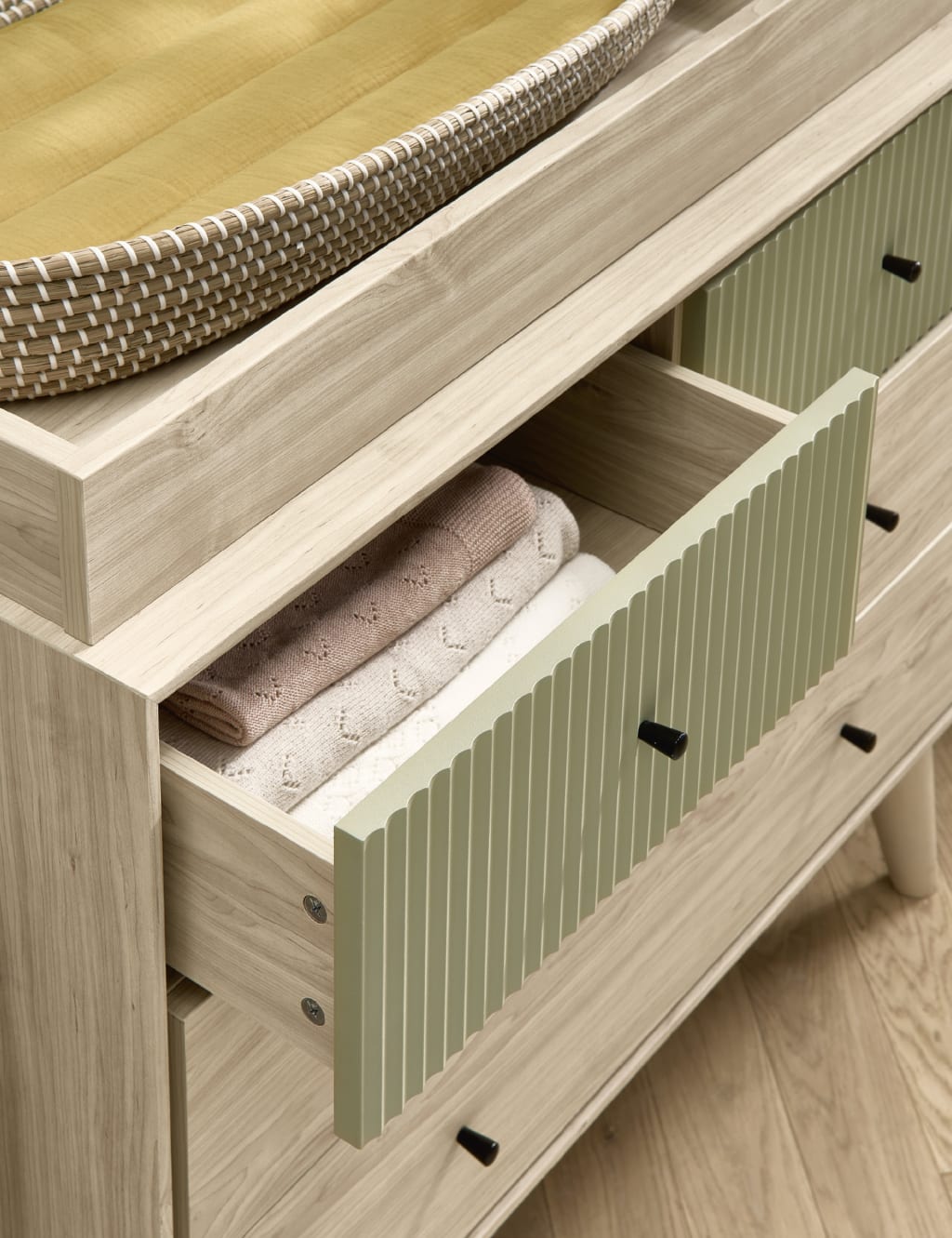 Coxley 2 Piece Cotbed Set with Dresser 4 of 6