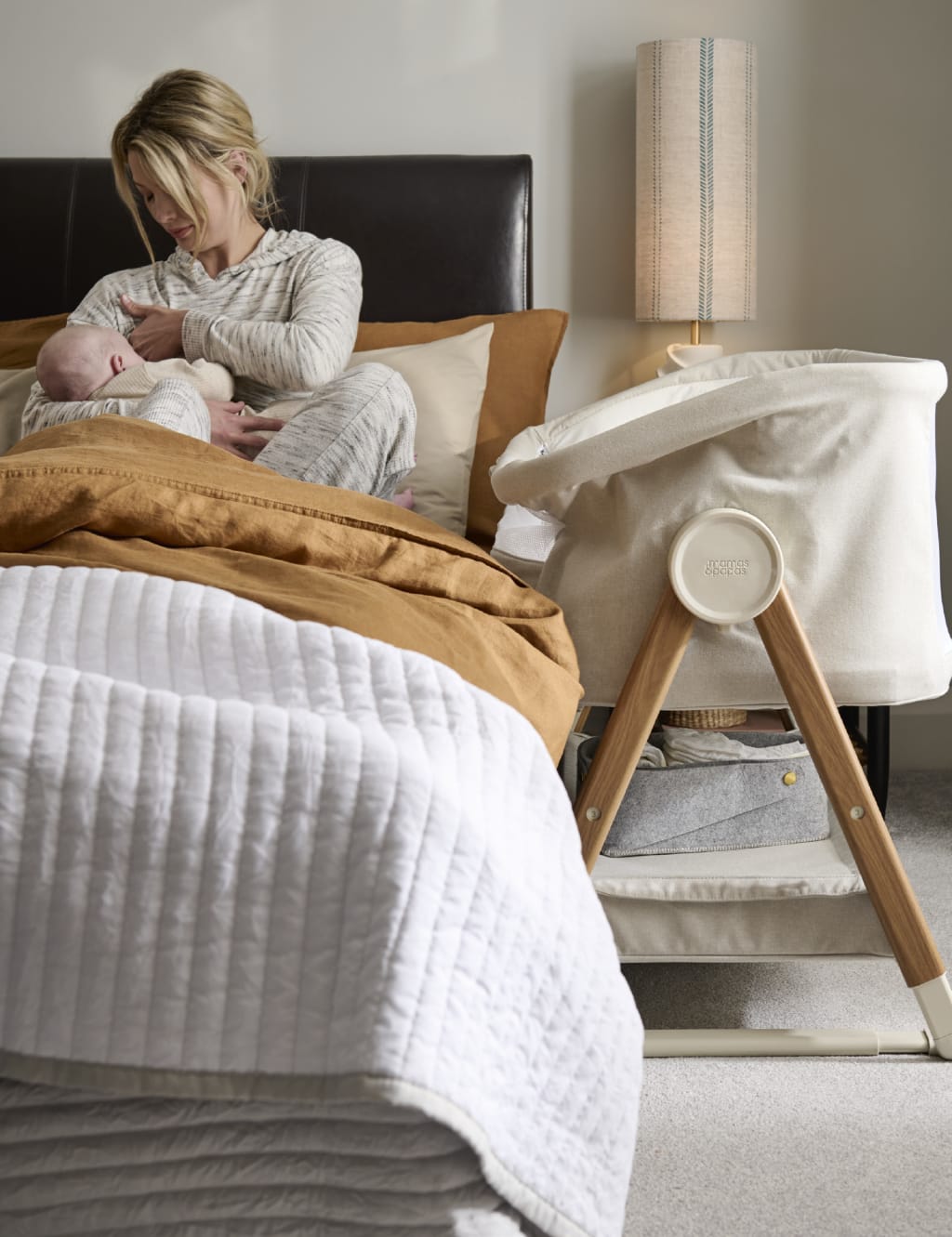 Lua Bedside Crib 5 of 9
