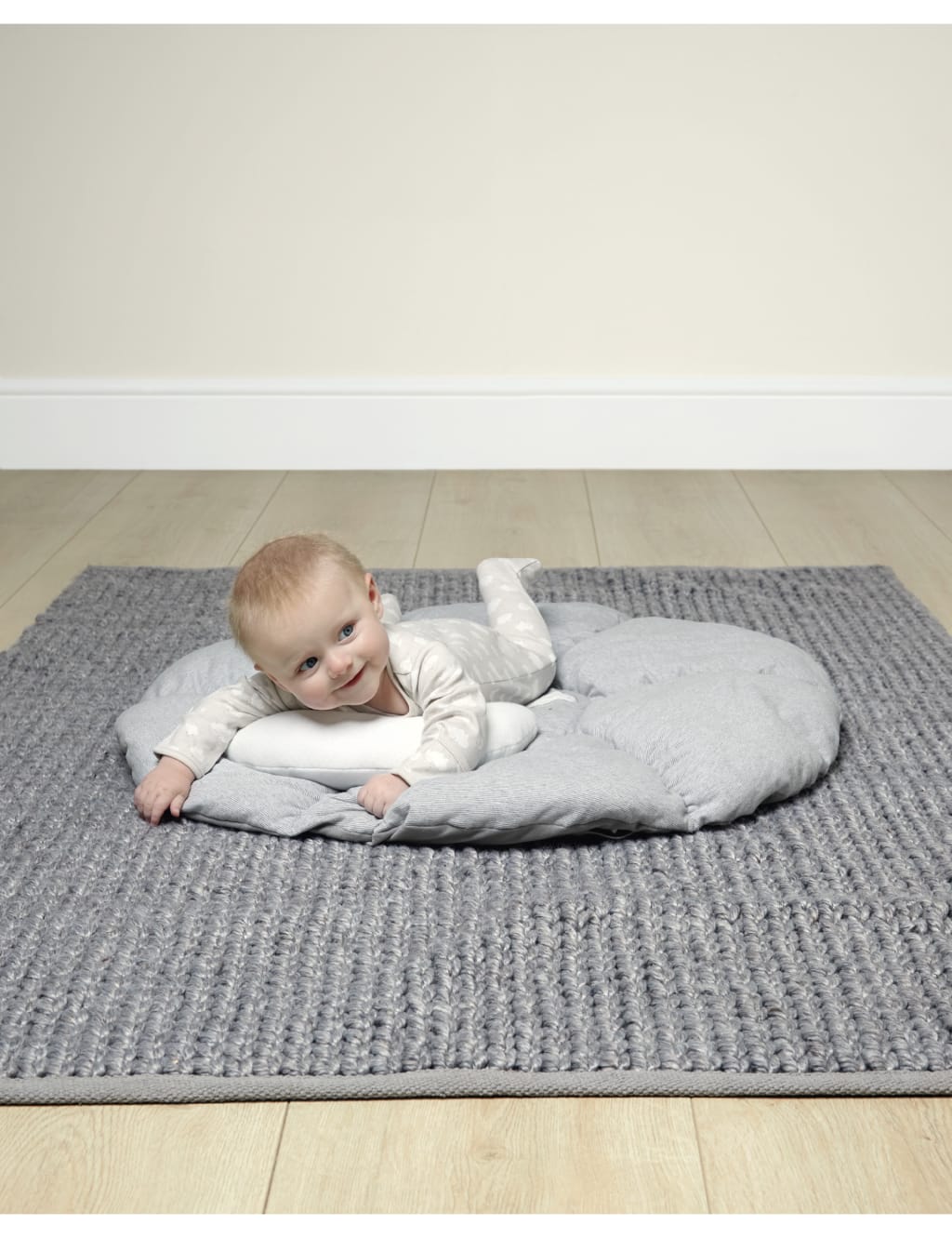 Dream Upon a Cloud Playmat & Gym (7lbs) 3 of 7