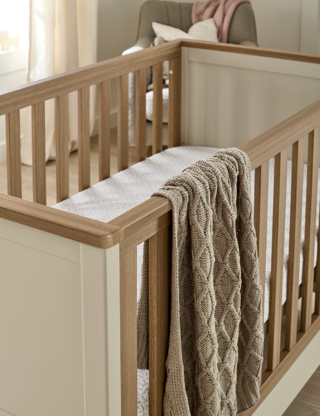 Harwell 2 Piece Cotbed Set with Dresser 6 of 9