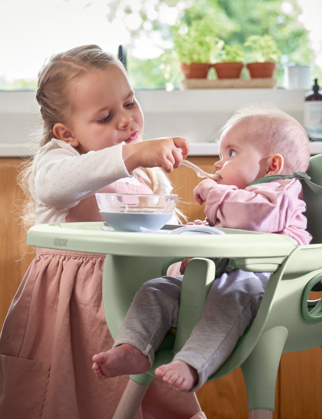 Croissant Juice Highchair 4 of 7