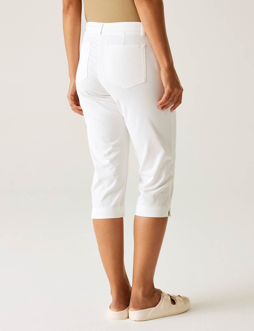 Bayletta Cotton Rich Casual Capri Shorts 4 of 5