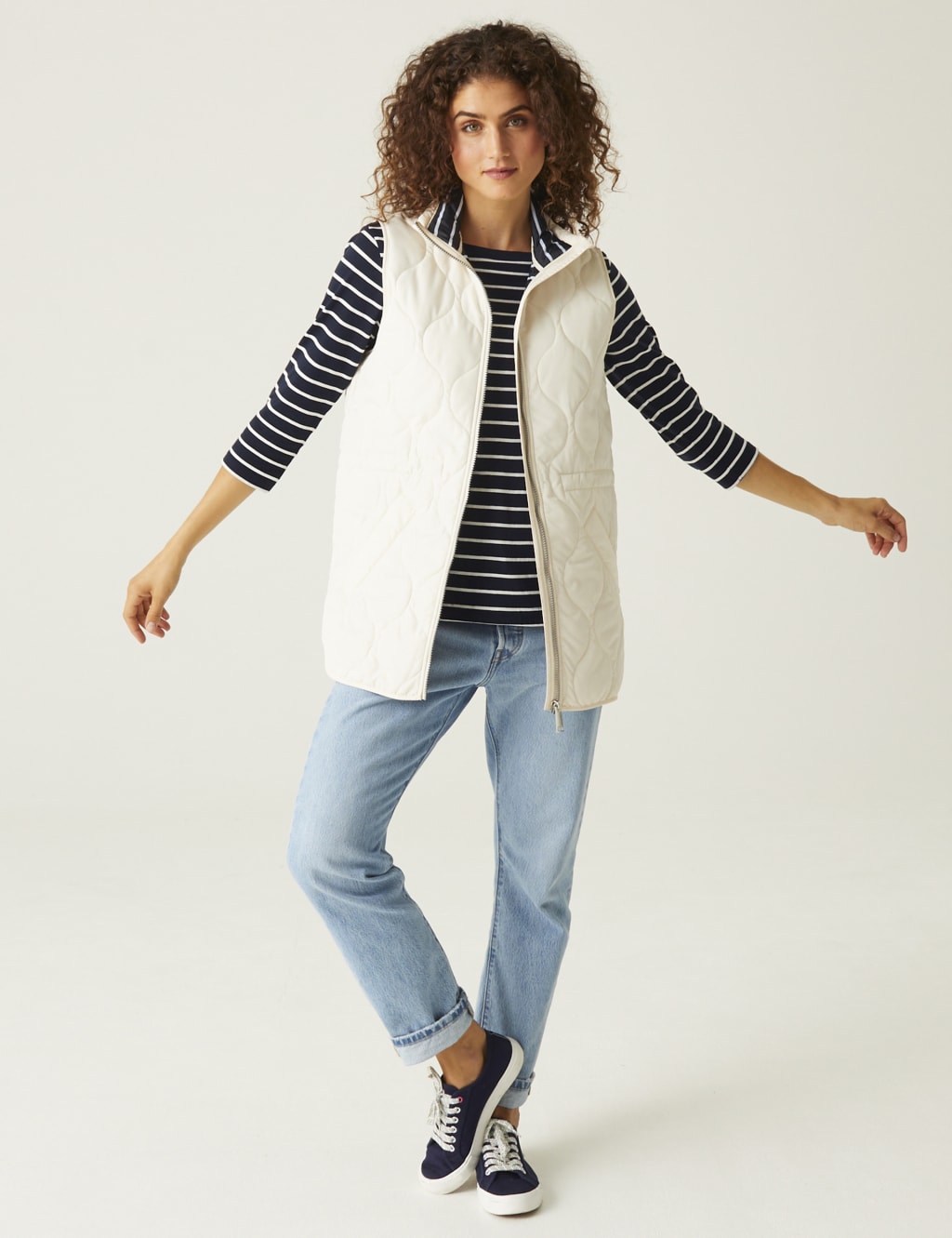 Courcelle Padded Funnel Neck Gilet 3 of 7