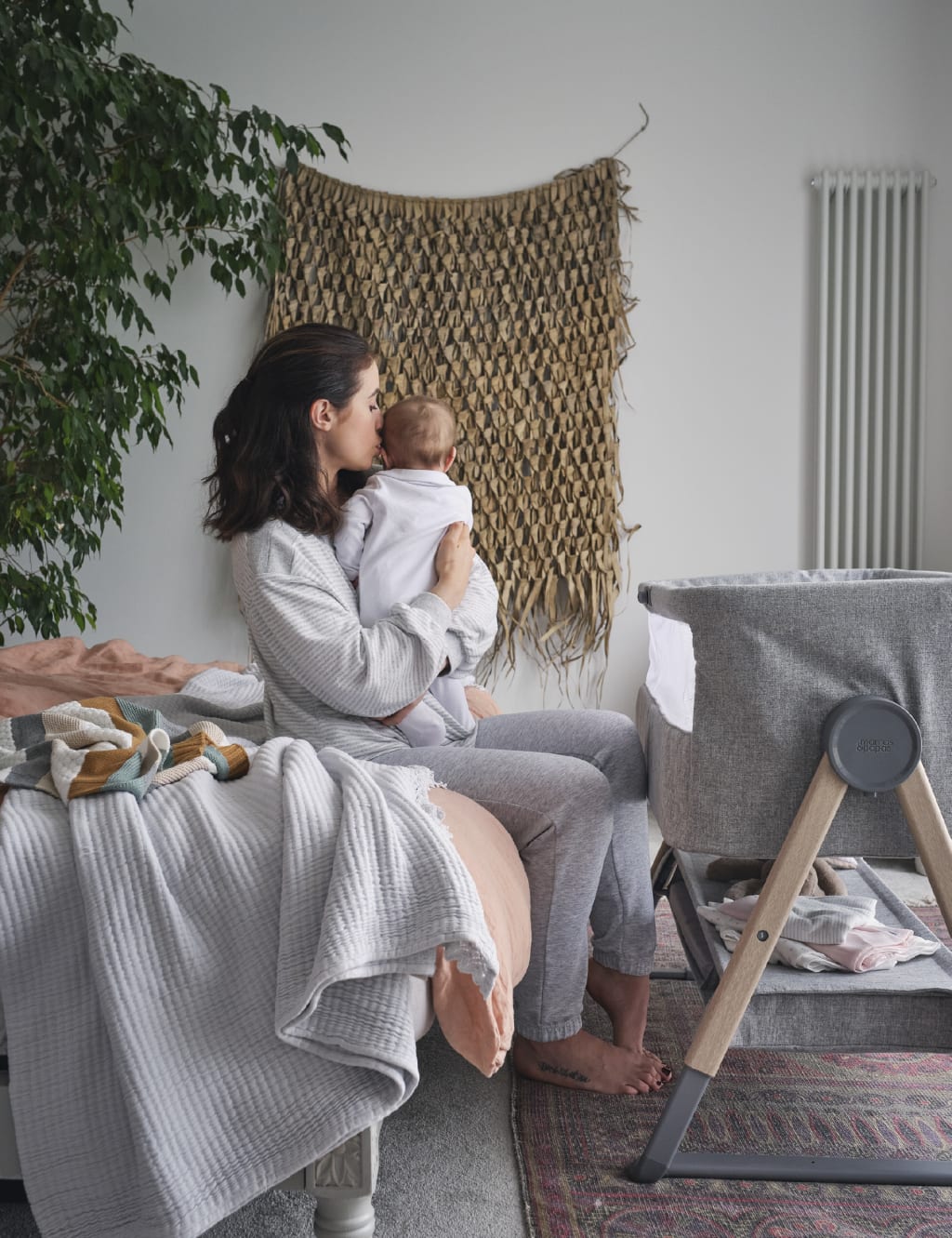 Lua Bedside Crib Bundle 3 of 9