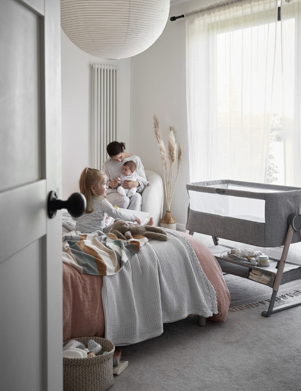 Lua Bedside Crib Bundle 5 of 9