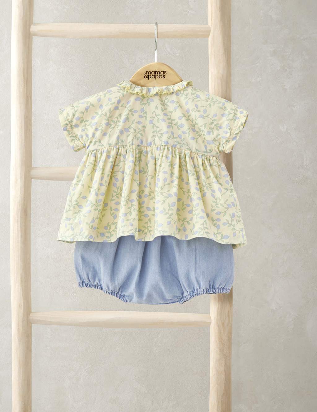 2pc Pure Cotton Floral Top & Bottom Outfit (0-3 Yrs) 1 of 4