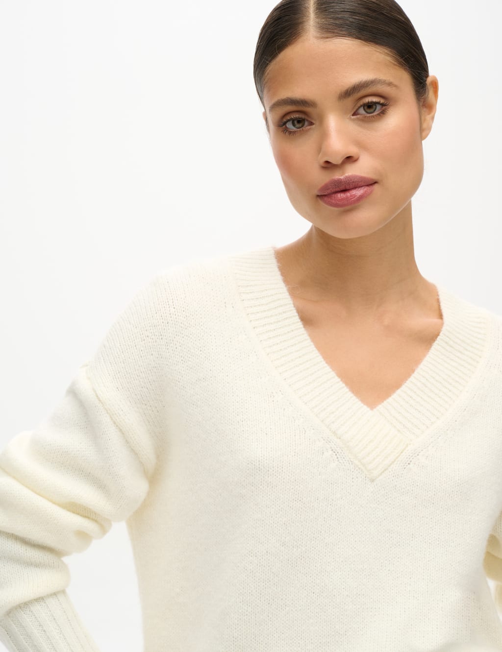 V-Neck Relaxed Jumper with Wool 4 of 7