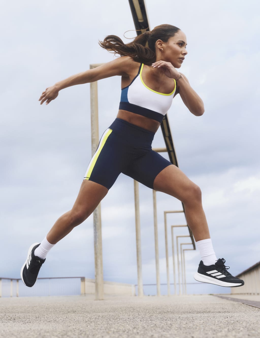 Signature-Fit Non Wired Sports Bra 1 of 8