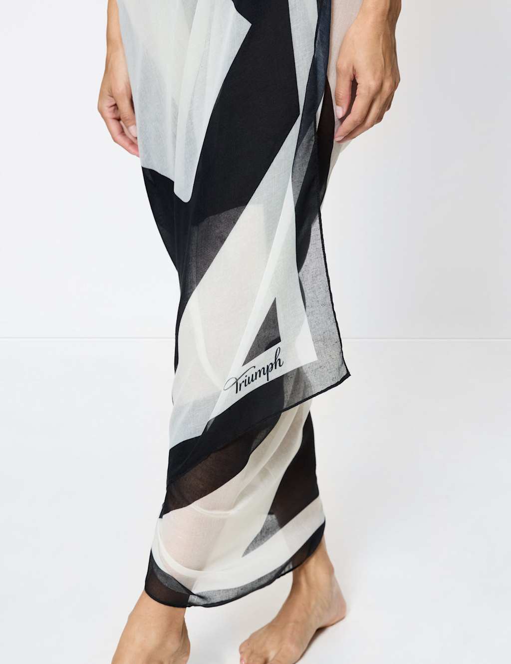 Printed Geometric Sarong 5 of 5