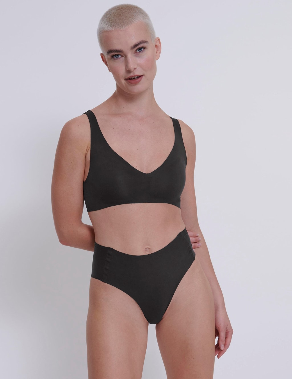 Zero Feel 2.0 Seamless Non Wired Bralette 1 of 5