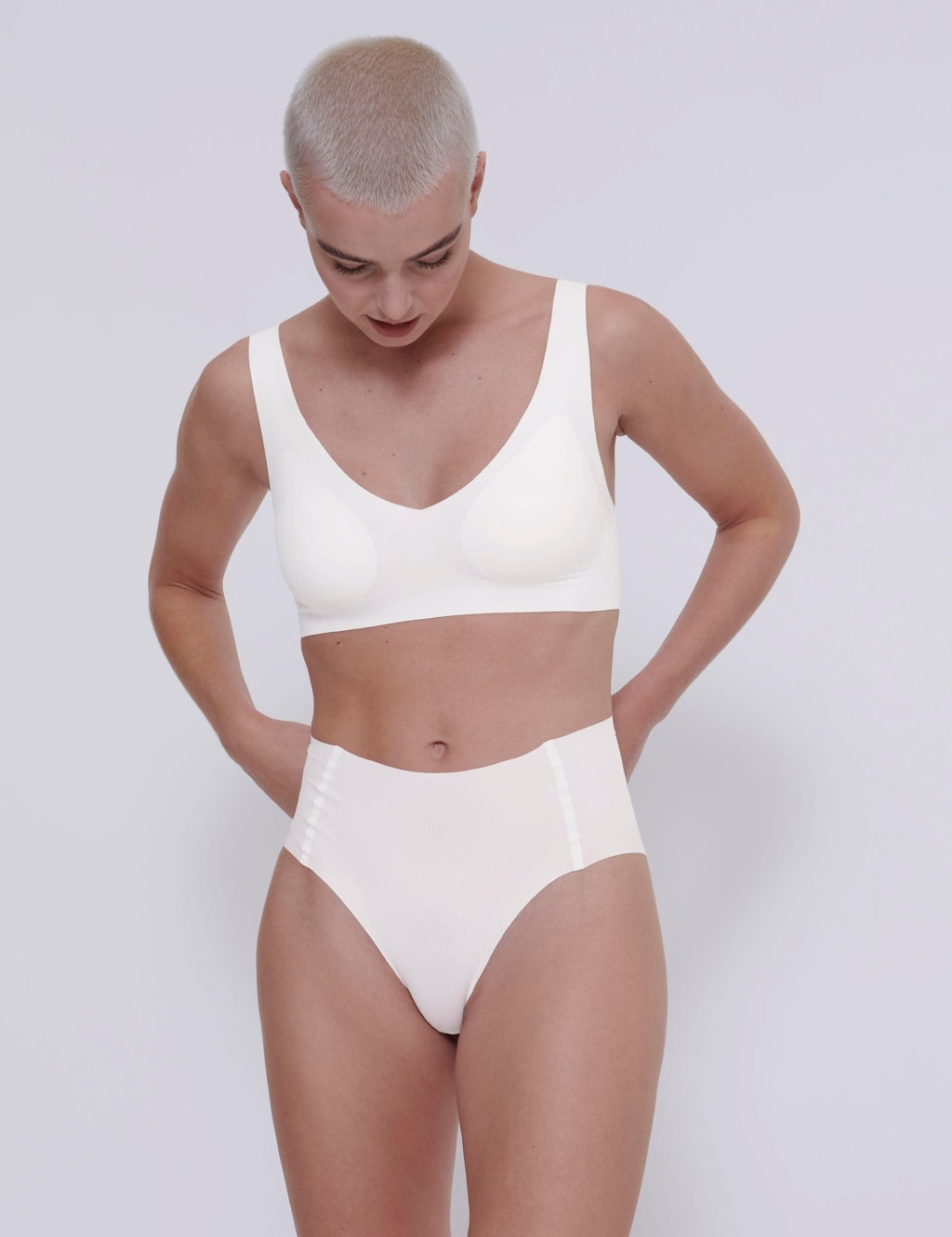 Zero Feel 2.0 Seamless Non Wired Bralette 1 of 5