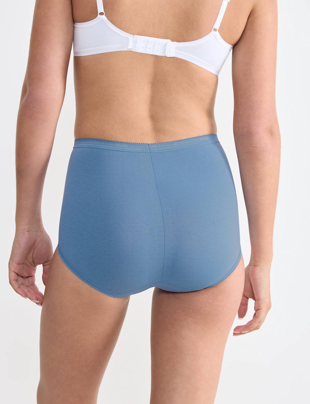 4pk Basic+ Cotton Rich Full Briefs 5 of 5