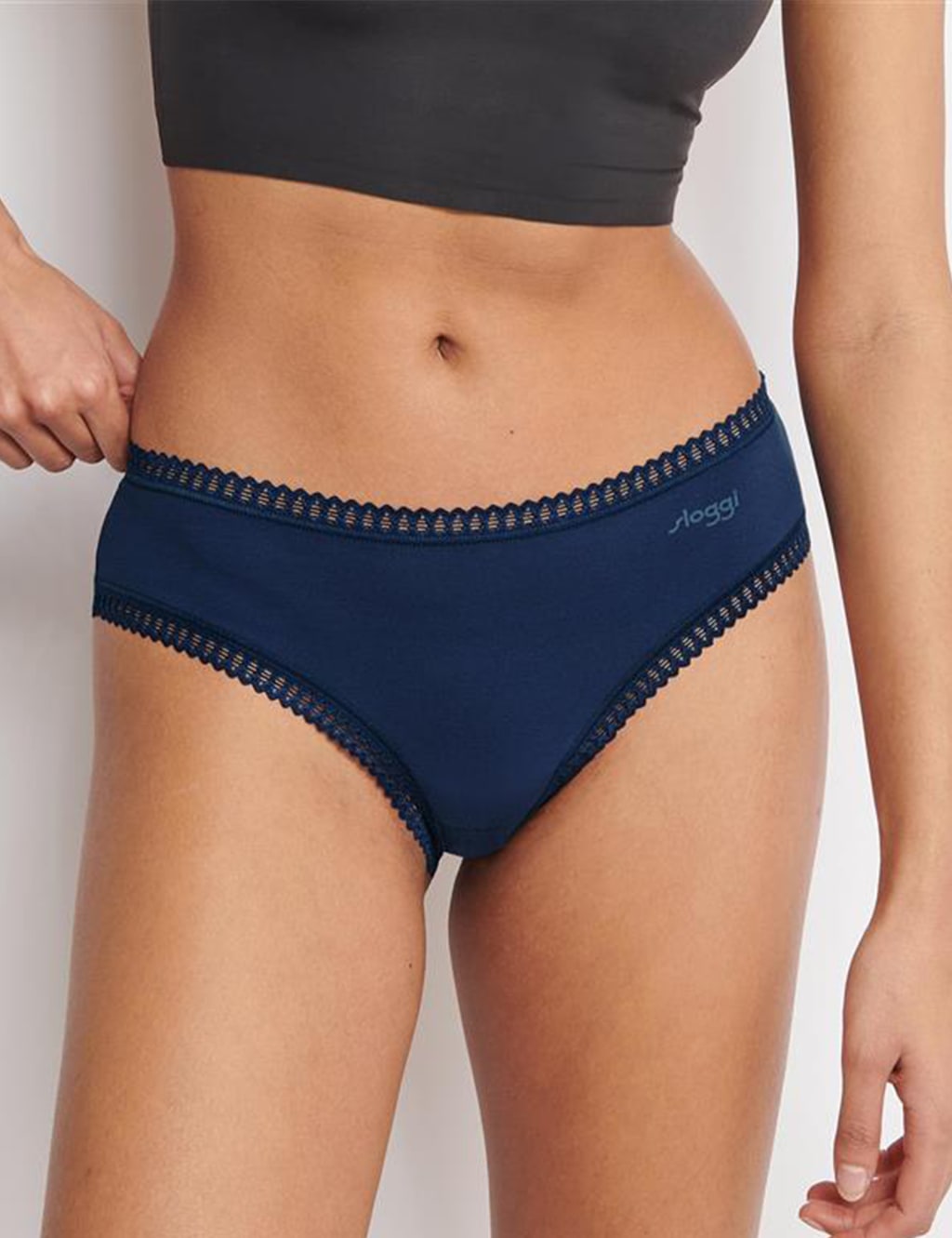3pk Go Crush Cotton Rich Hipster Knickers 2 of 8