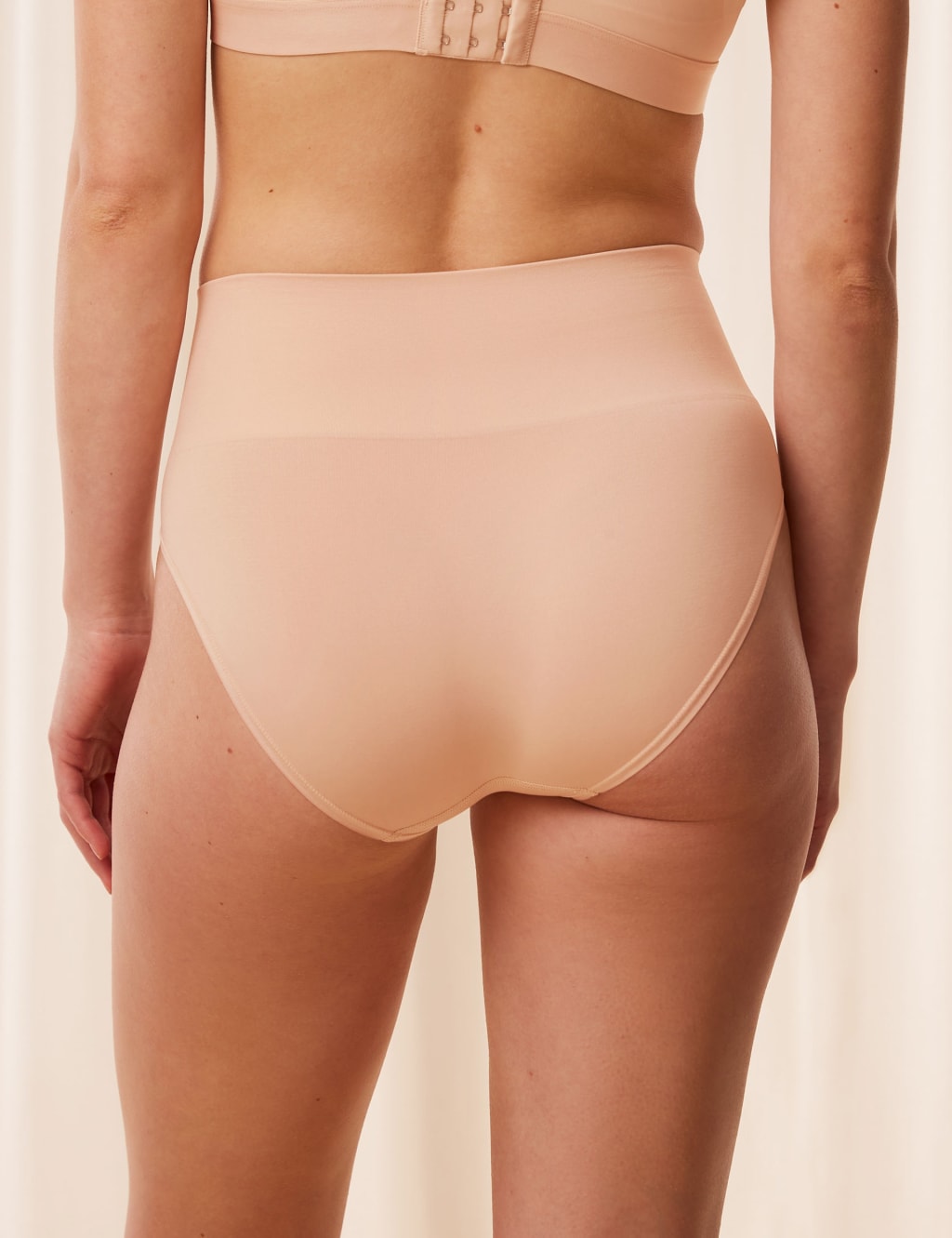 Soft Sculpt High Waisted Shaping Knickers 4 of 5
