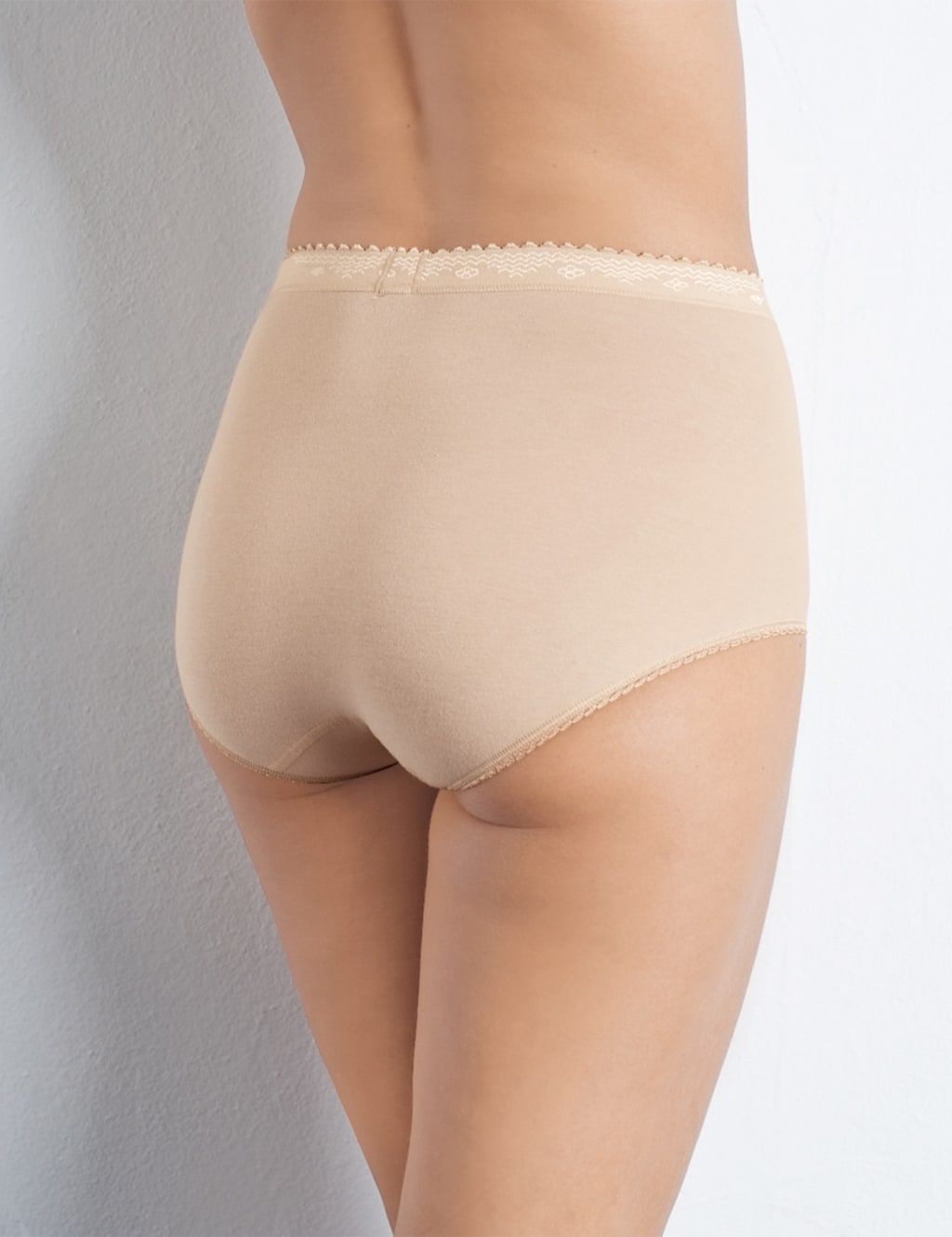 2pk High Waisted Control Maxi Full Briefs 3 of 3