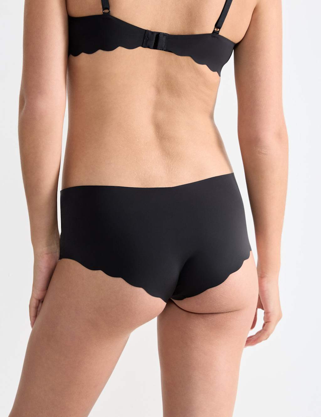 2pk Zero Feel Microfibre Knicker Shorts 4 of 6
