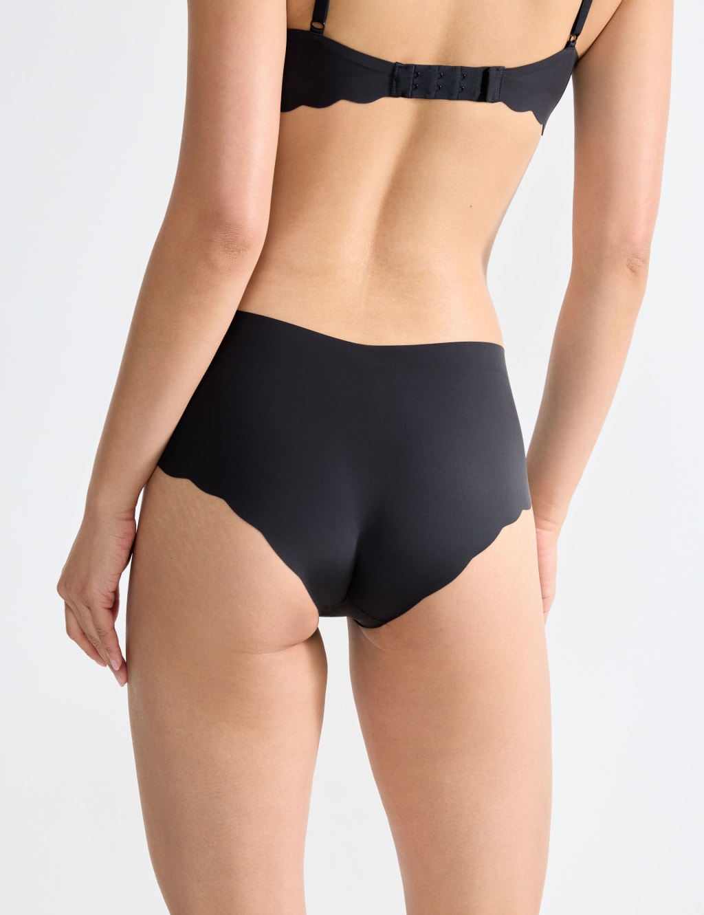 2pk Zero Feel Microfibre Knicker Shorts 4 of 7