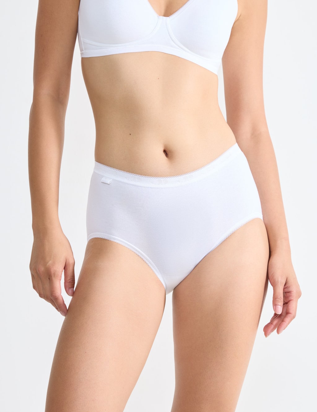 4pk Basic+ Cotton Rich Full Briefs 3 of 6