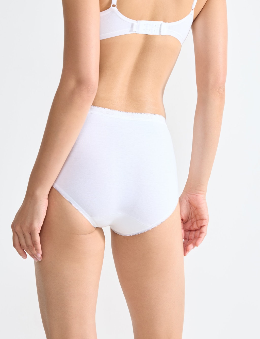 4pk Basic+ Cotton Rich Full Briefs 4 of 6