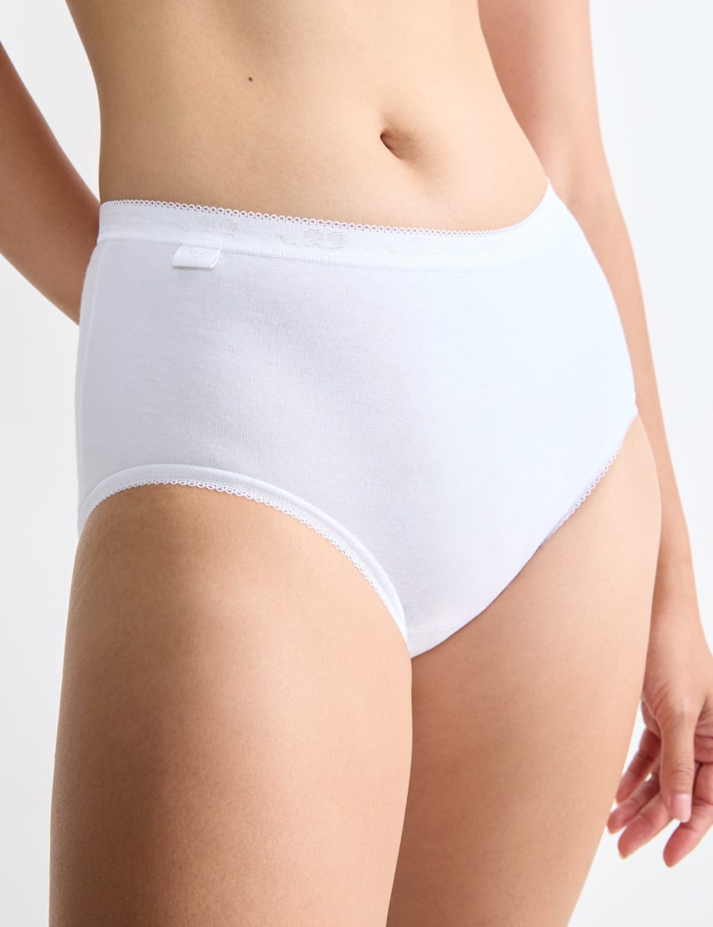 4pk Basic+ Cotton Rich Full Briefs 2 of 6