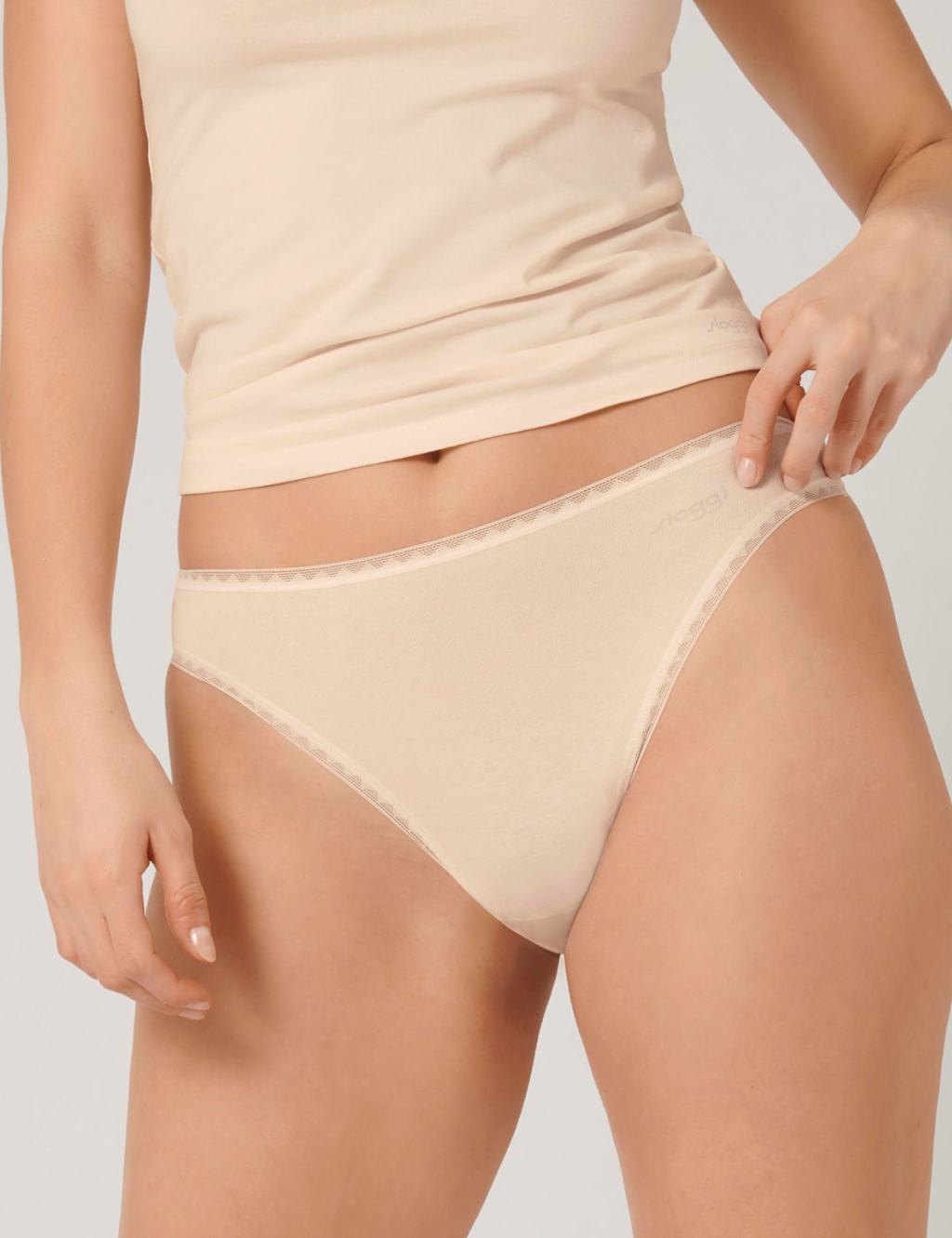 2pk Go Tai Cotton Rich Knickers 2 of 5