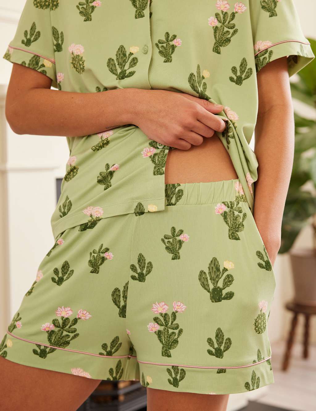 Cactus Print Shortie Set 4 of 5